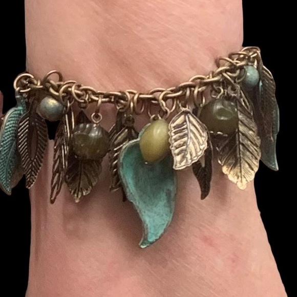 Green Agate & Metal Leaf Leaves Charm Toggle Bracelet Woman’s Fall Jewelry - Picture 8 of 10